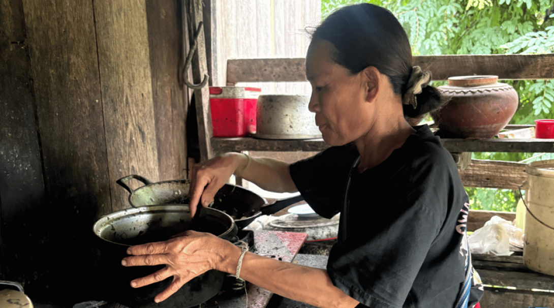 Host mother cooking for the Elephant, Gibbon & Forest Conservation volunteers in Thailand